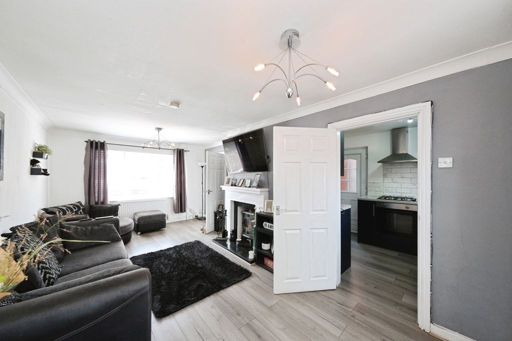 Property photo 3 of 15 Pbox-Img.Jpg