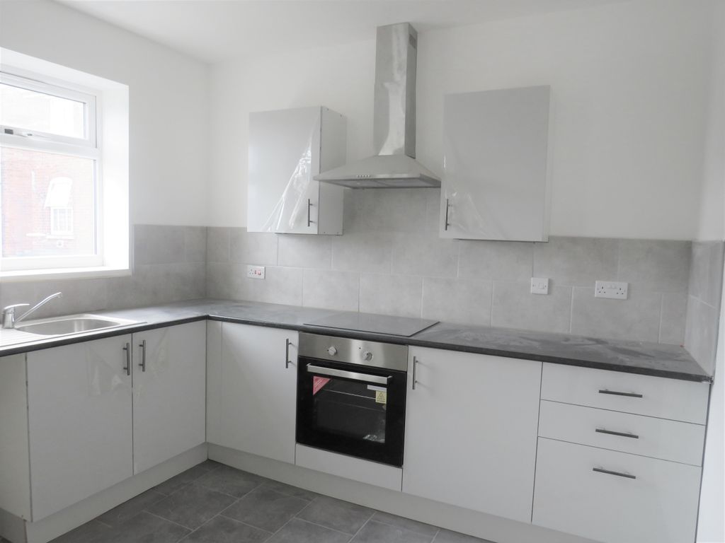 Property photo 1 of 5 Kitchen
