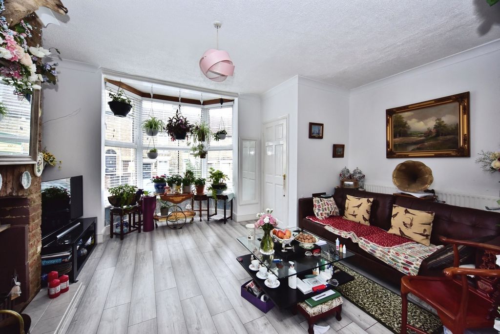 Property photo 3 of 16 Photo