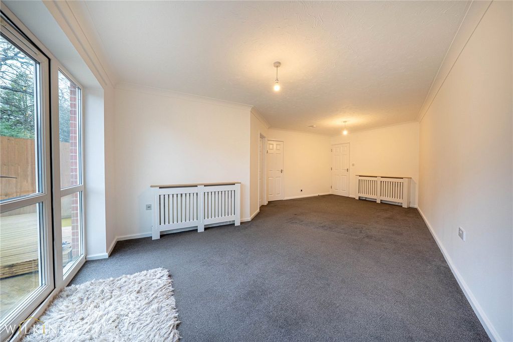 Property photo 3 of 23 Picture No. 19