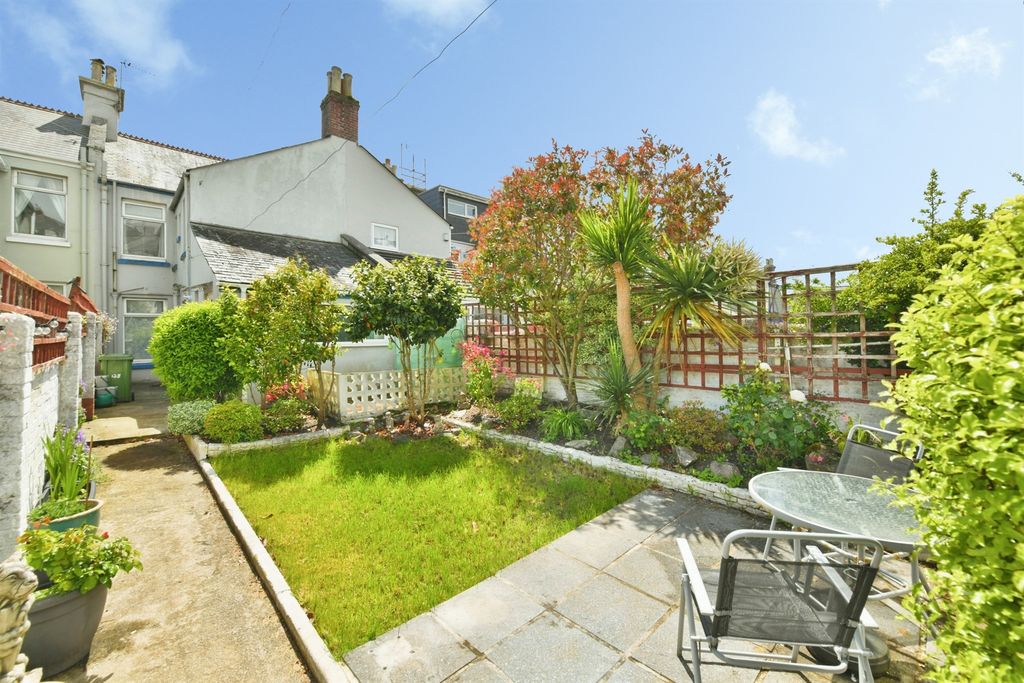 Property photo 3 of 19