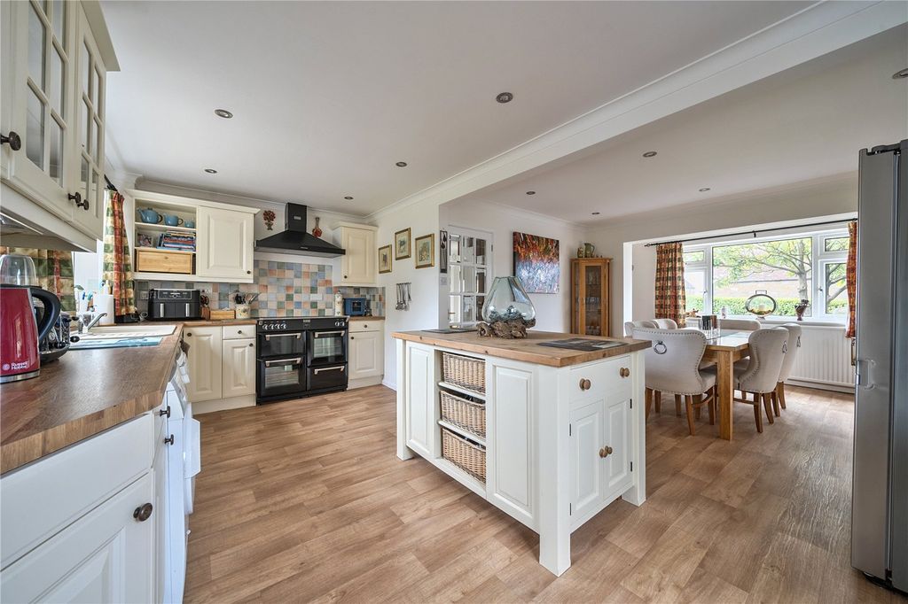 Property photo 1 of 18 Picture No. 05