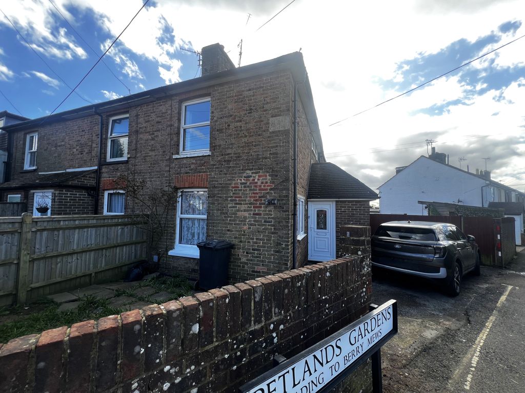 Property photo 1 of 8 Exterior