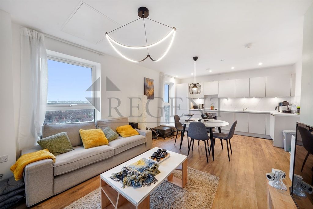 Property photo 1 of 10 (Main)