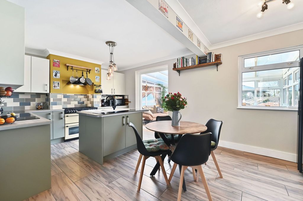 Property photo 2 of 24