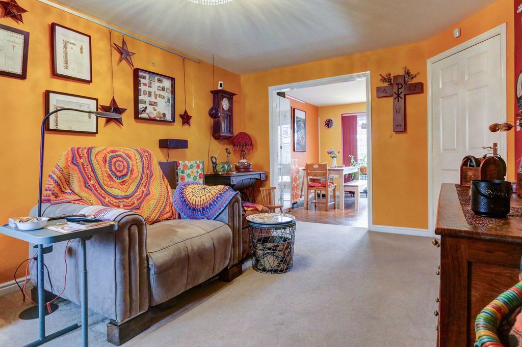 Property photo 3 of 16