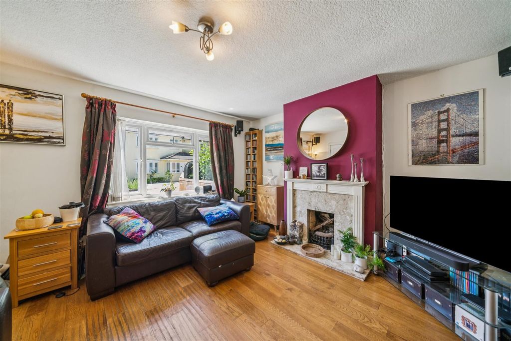 Property photo 3 of 12 Staveley Gardens, W4 - For Sale