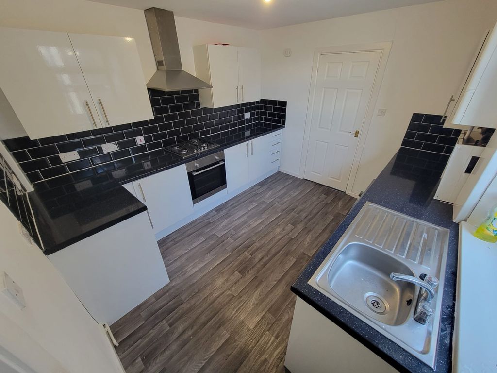 Property photo 1 of 6 1 Bed Renovated Apartment