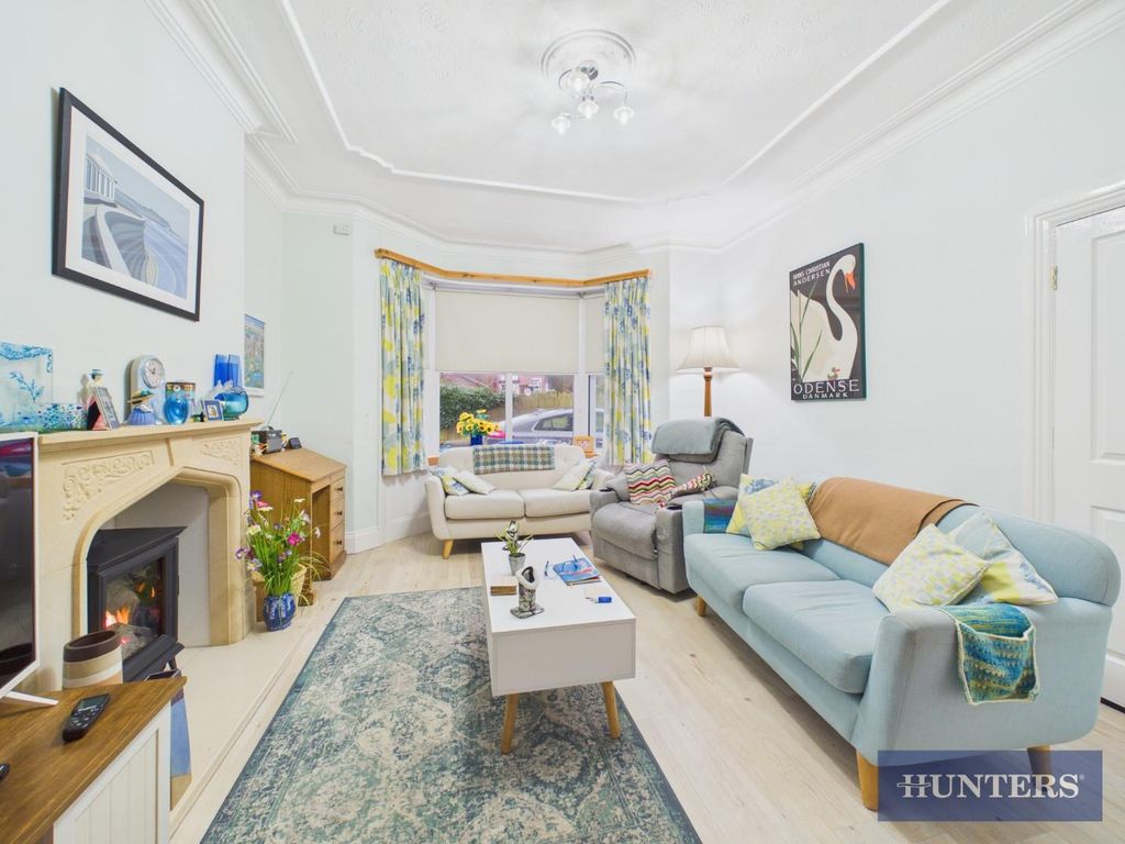 Property photo 2 of 17 Living Room