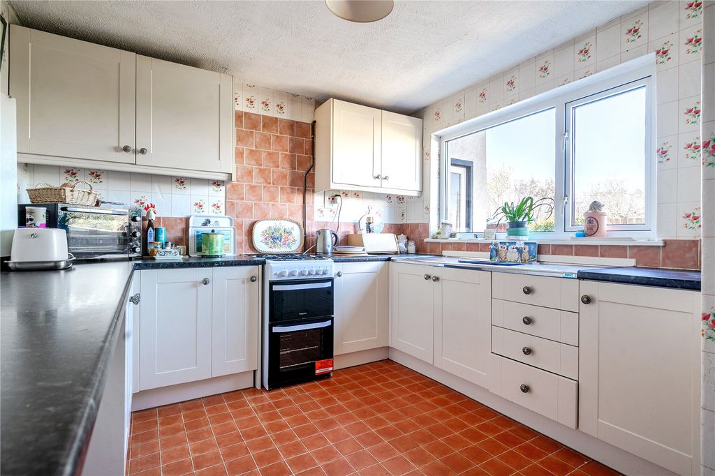 Property photo 2 of 17 Picture No. 36