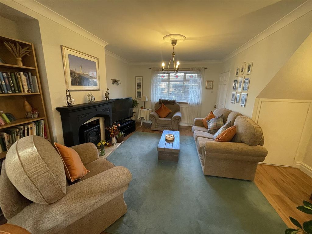 Property photo 2 of 11 32 Hilda 9.Jpeg