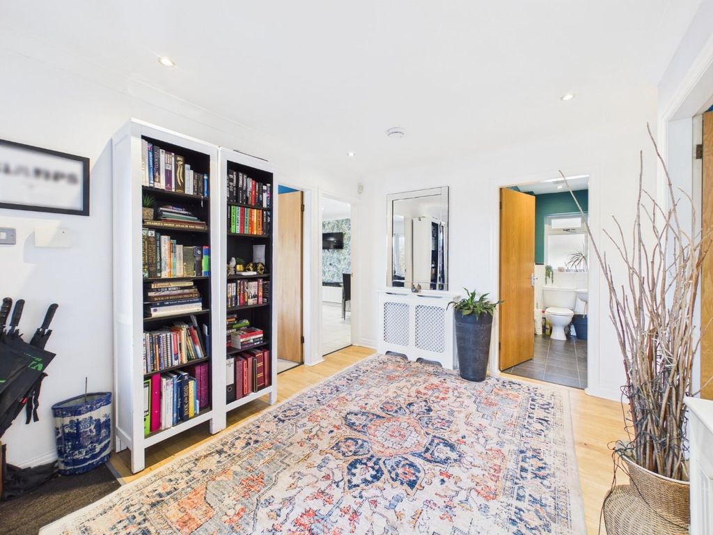 Property photo 2 of 31 Cam04899G0-Pr0303-Still009.Jpg