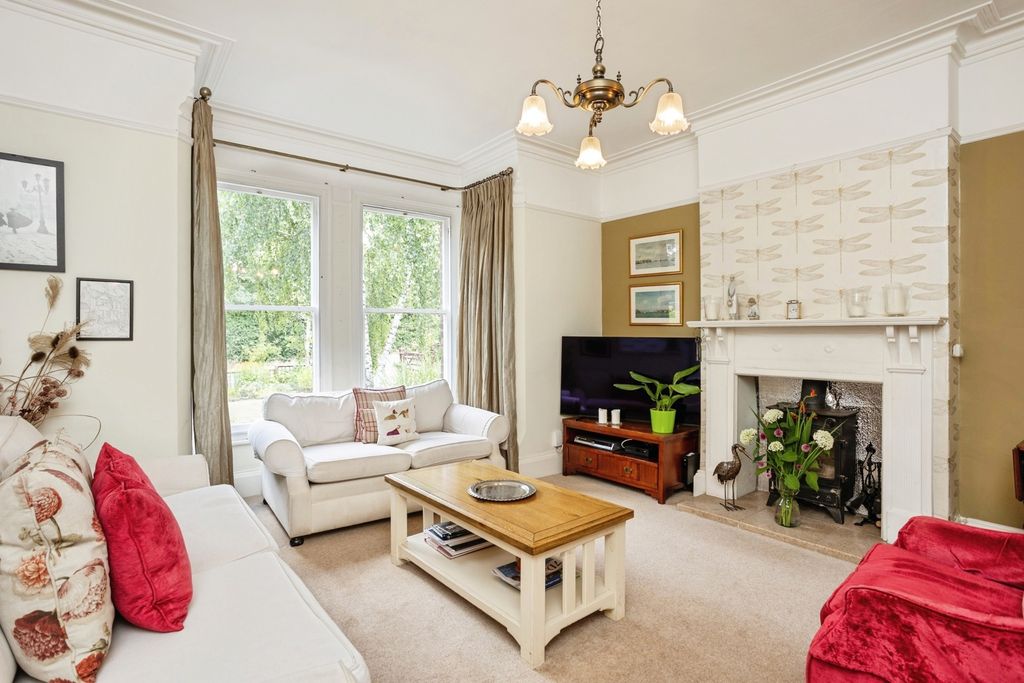 Property photo 3 of 19 Pbox-Img.Jpg