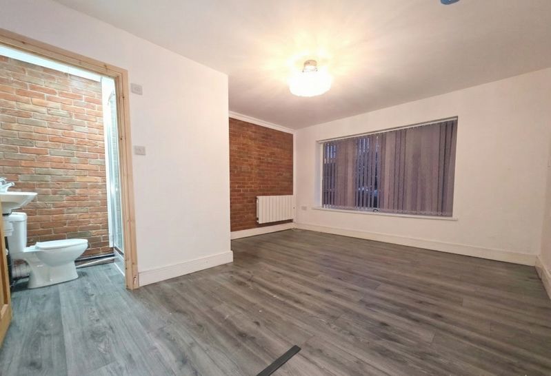 Property photo 2 of 7 Photo 2