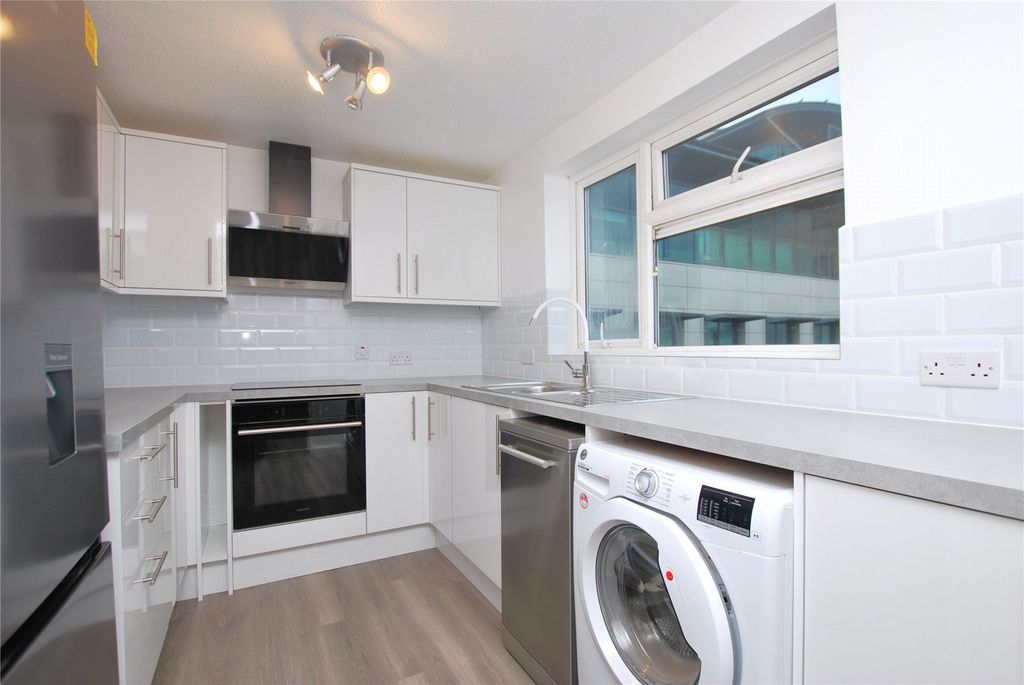 Property photo 2 of 8 Picture No. 16