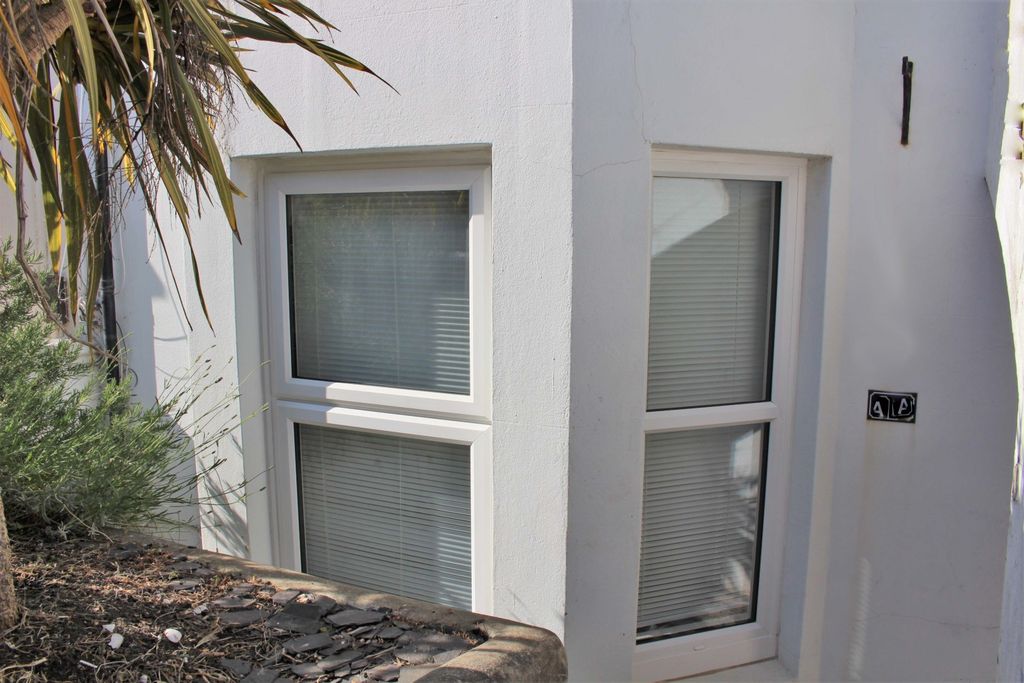 Property photo 1 of 11 Goldstoneoutside