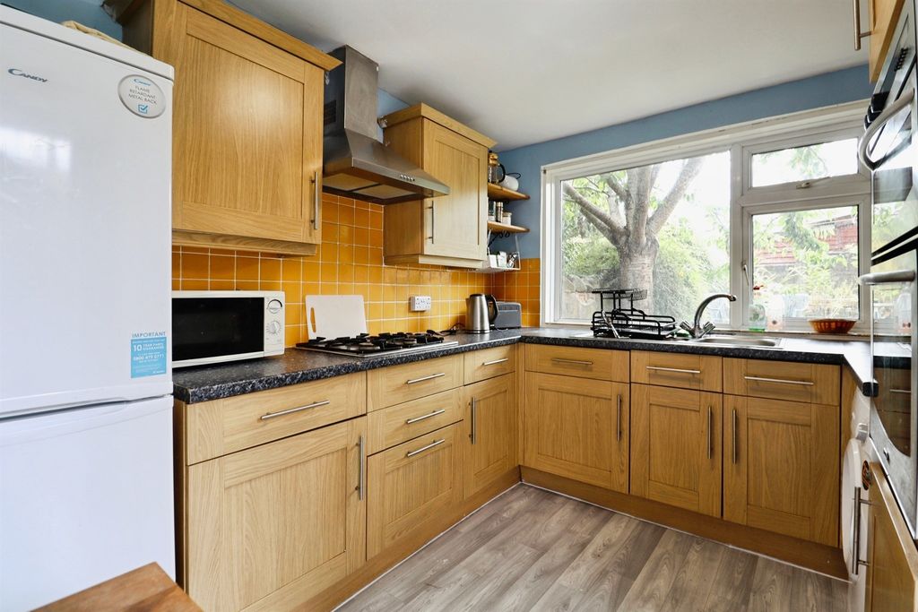 Property photo 2 of 16