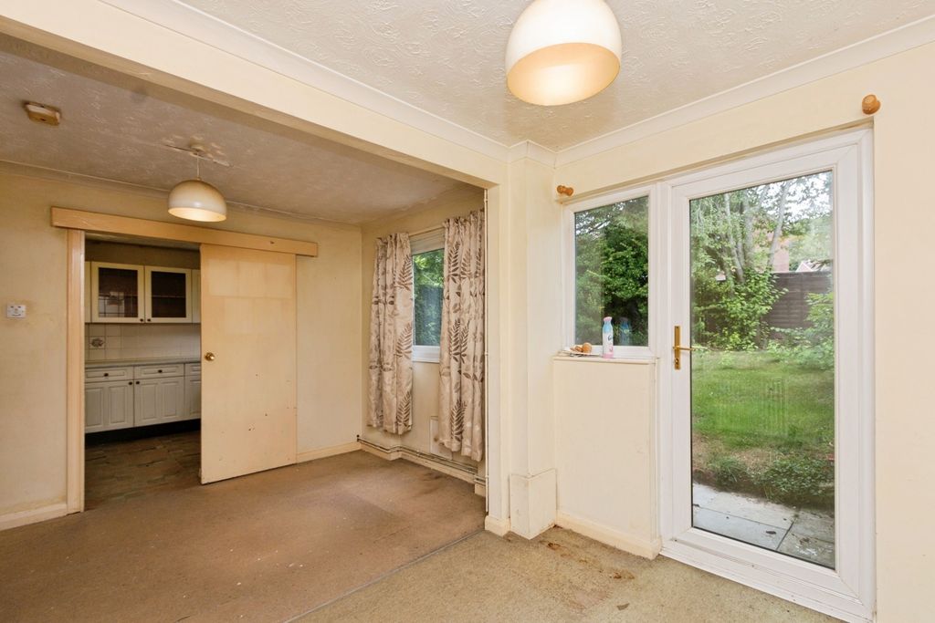 Property photo 3 of 19 Photo