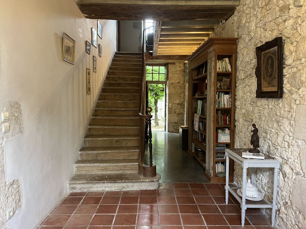 Property photo 3 of 41