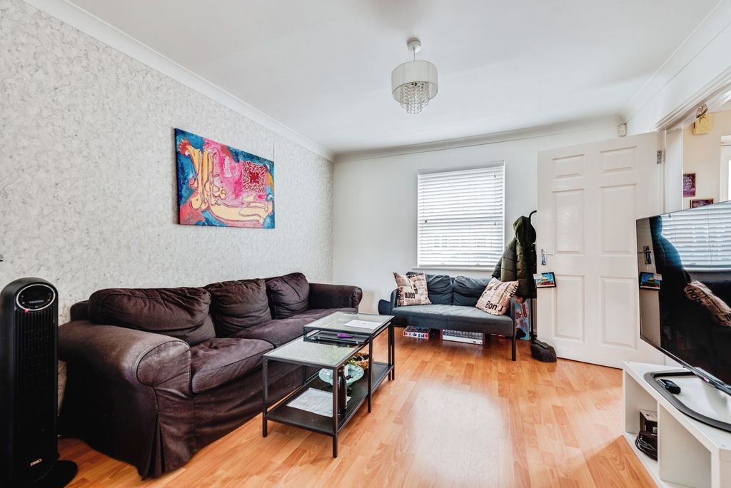 Property photo 3 of 21 Pbox-Img.Jpg