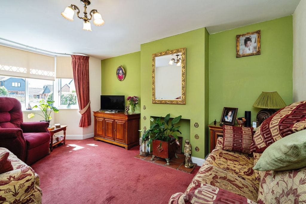 Property photo 3 of 17