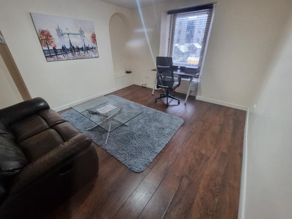 Property photo 1 of 6 Lounge