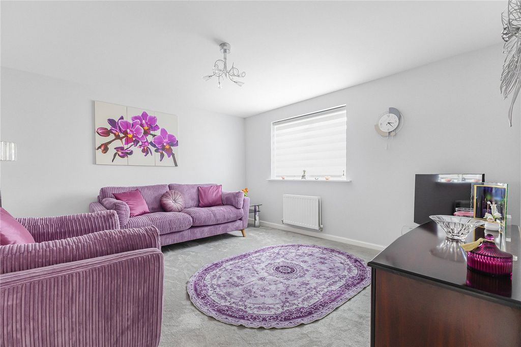 Property photo 3 of 19 Picture No. 01