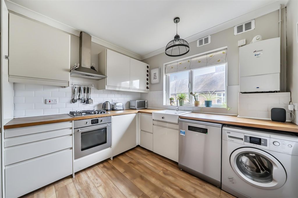 Property photo 3 of 12 1422440-14-69A7Fcaf6Bb4E.Jpg