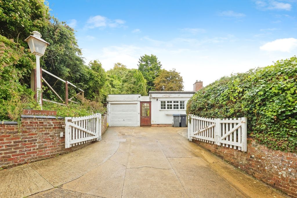 Property photo 2 of 17 Photo