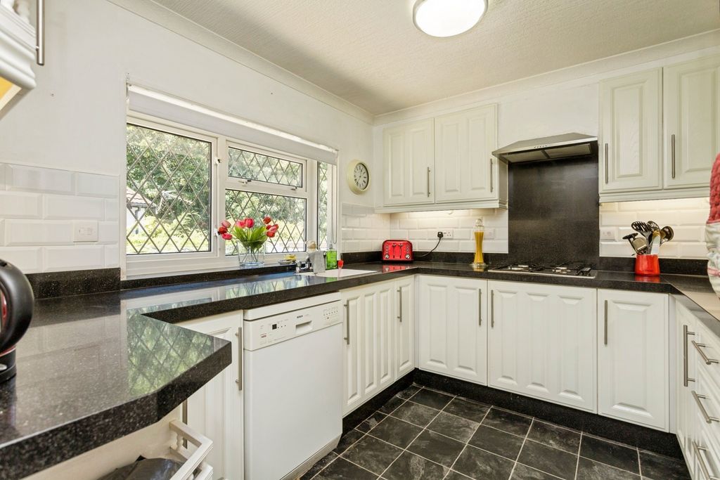Property photo 2 of 17 Photo