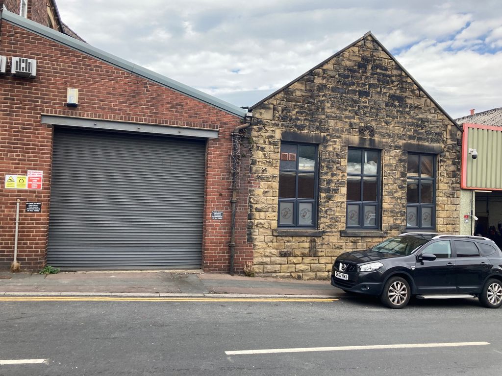 Property photo 1 of 2