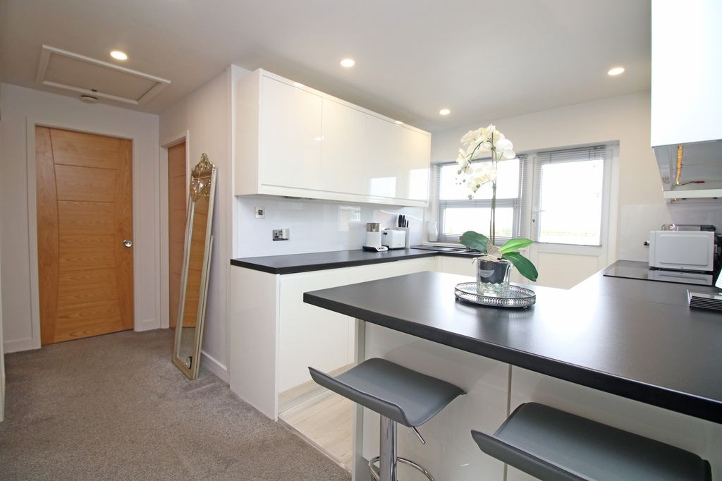 Additional image 5 of 2 bed flat for saleHardhorn Way, Poulton-Le-Fylde FY6