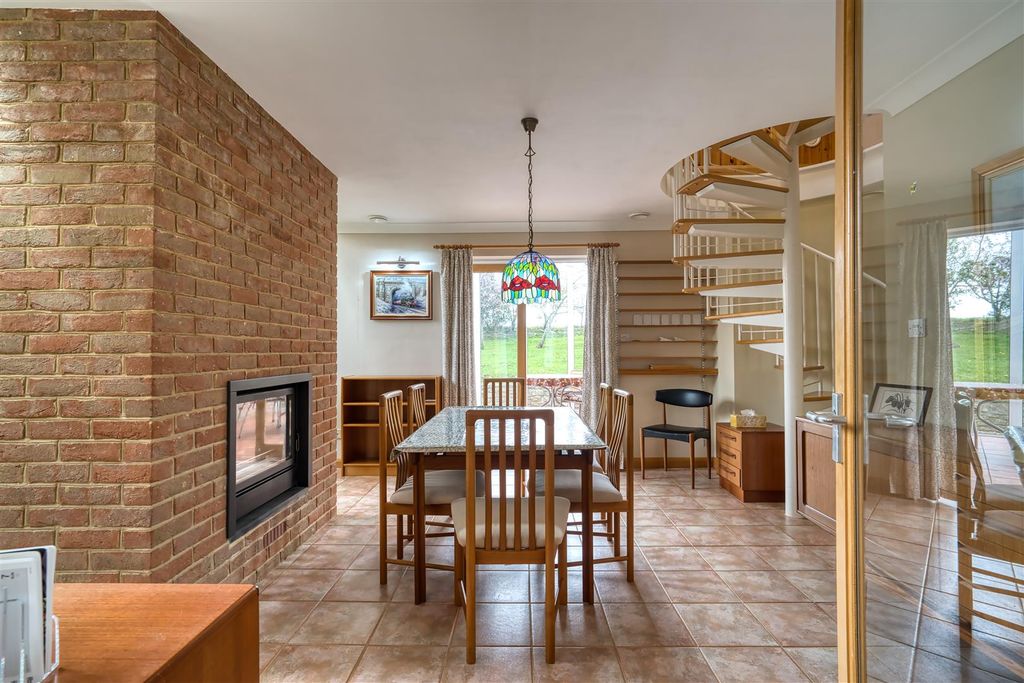Property photo 3 of 12 Dining Area