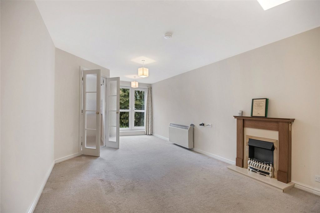 Property photo 2 of 18 Picture No. 12