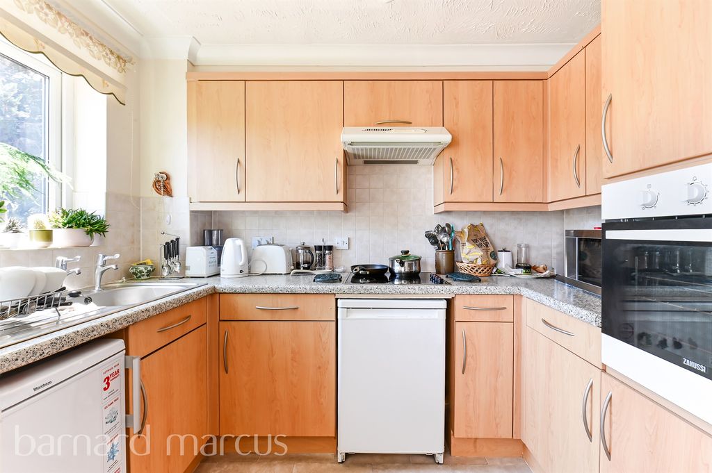 Property photo 3 of 9
