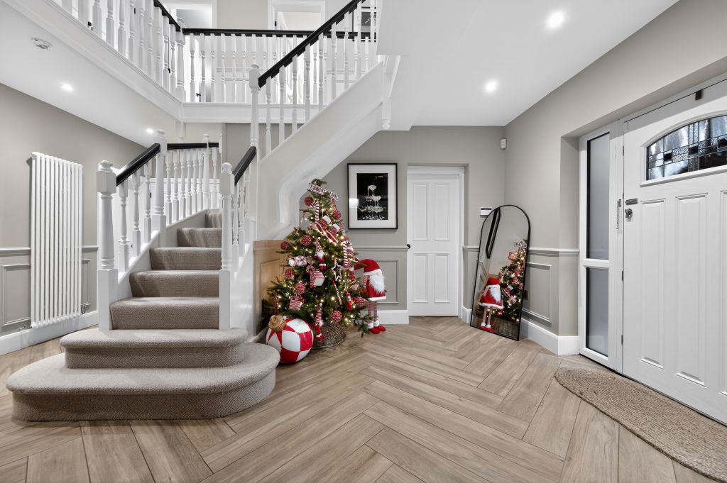 Property photo 2 of 29