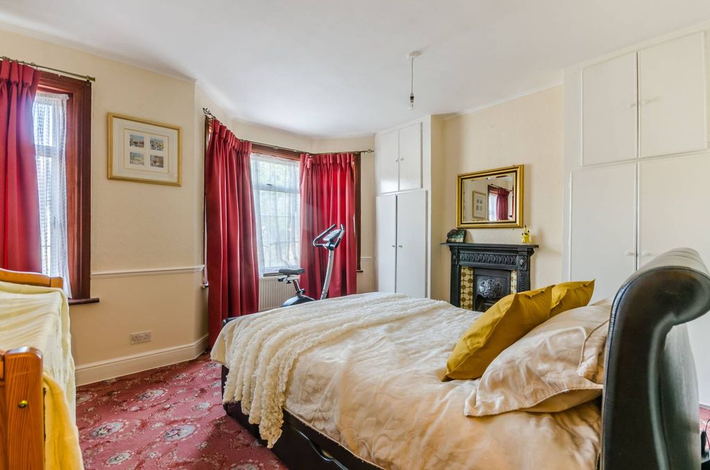 Property photo 3 of 12