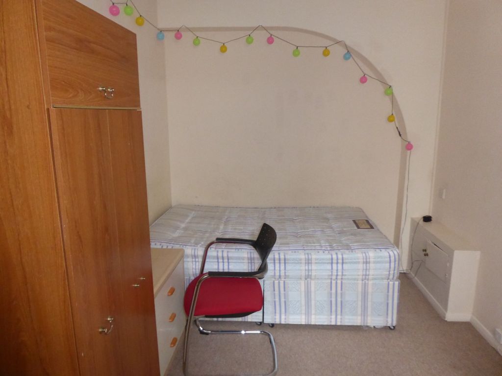 Property photo 3 of 10 4846953