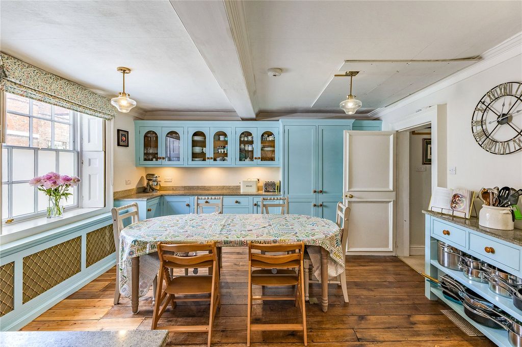 Property photo 2 of 13 Kitchen
