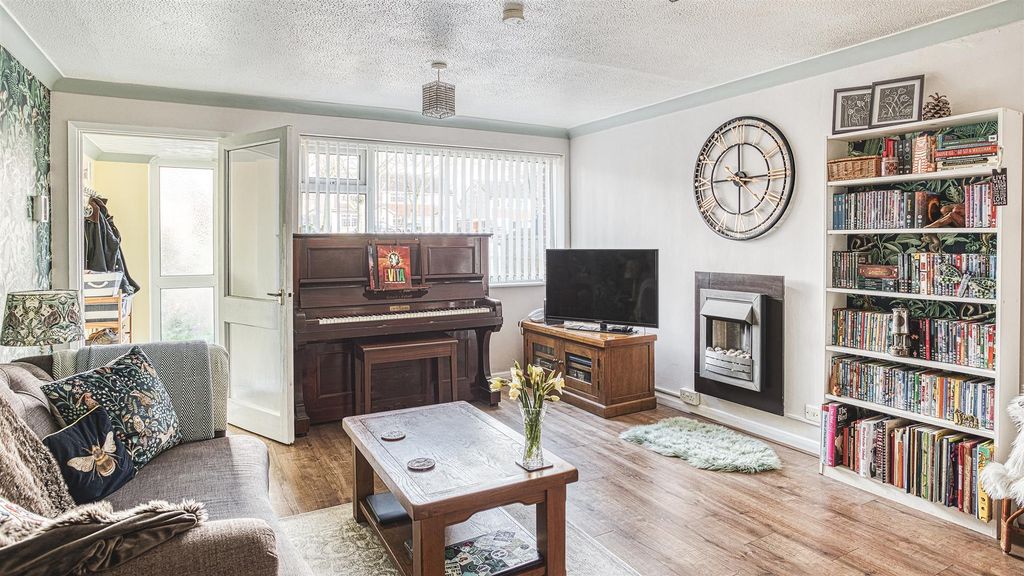 Property photo 2 of 14 316A5787_Hdr.Jpg