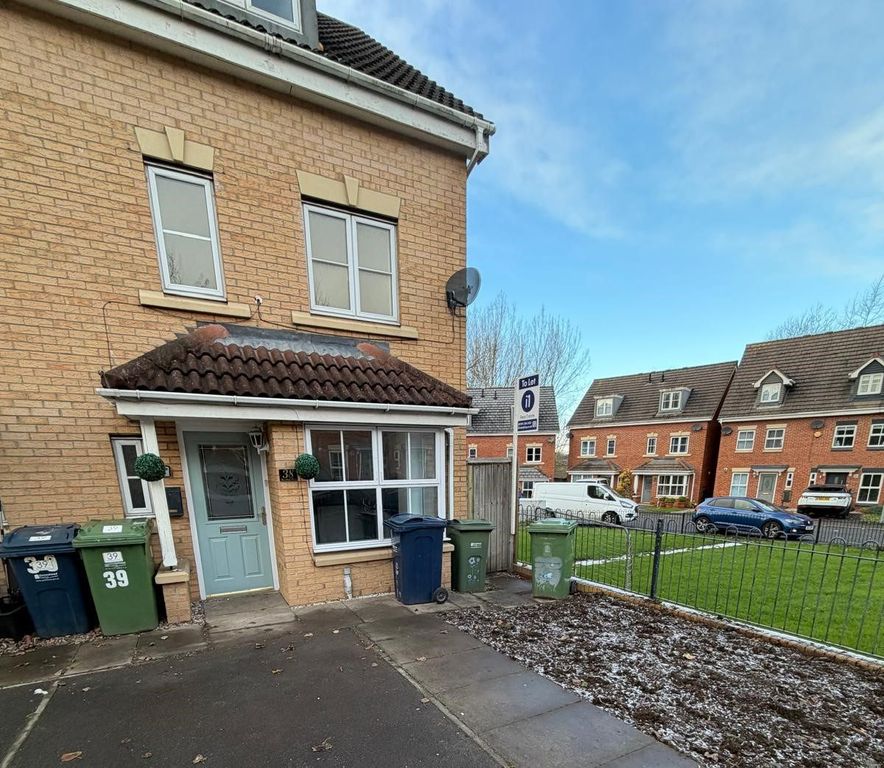 Property photo 1 of 15 4 Bed Unfurnished Terraced