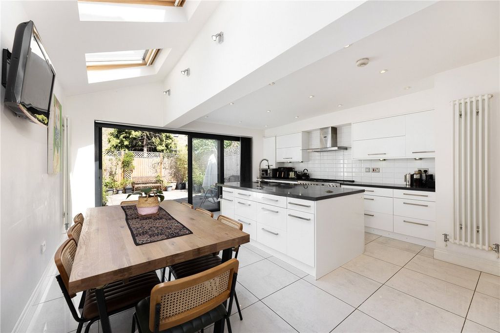 Property photo 2 of 10 Picture No. 03