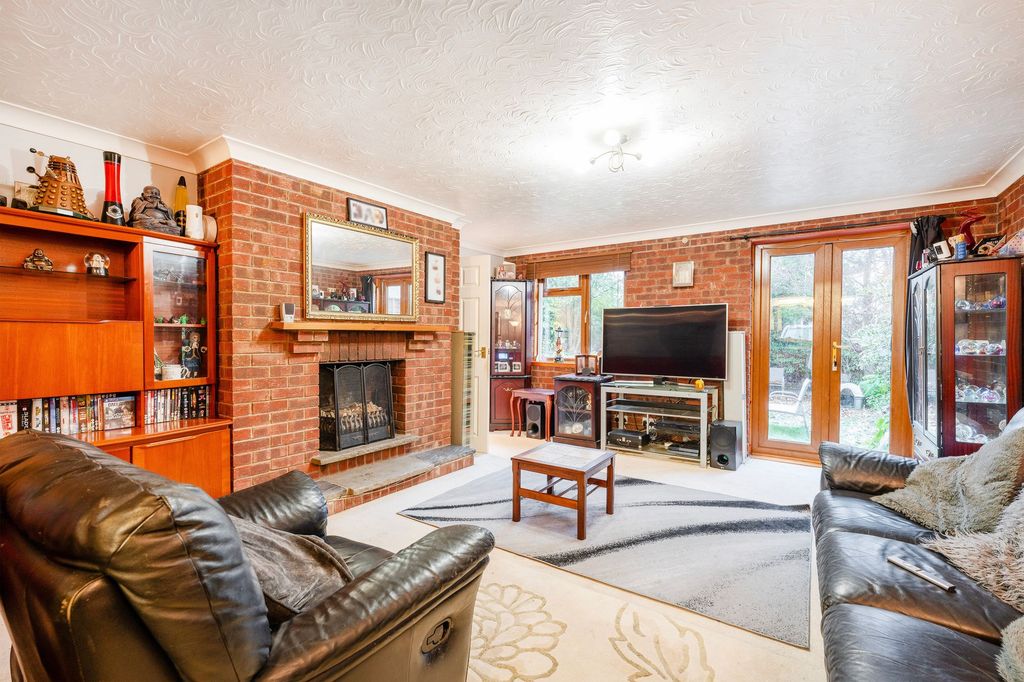 Property photo 2 of 16