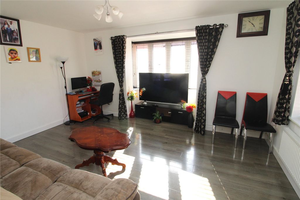 Property photo 2 of 12 Picture No. 06