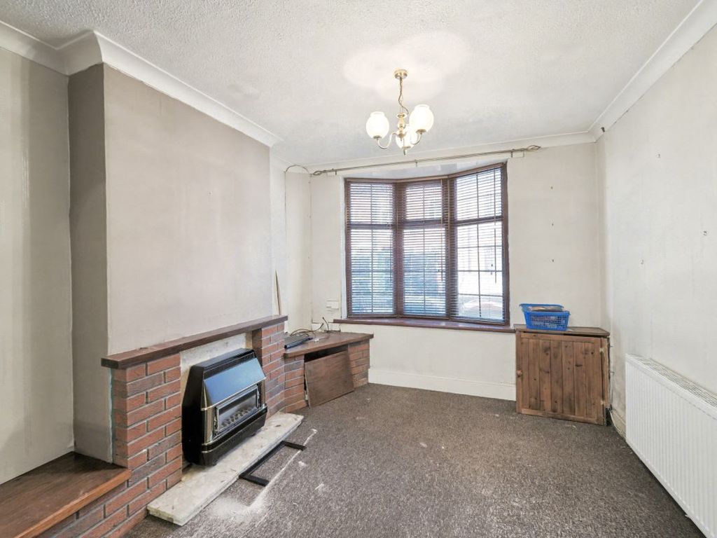 Property photo 2 of 17