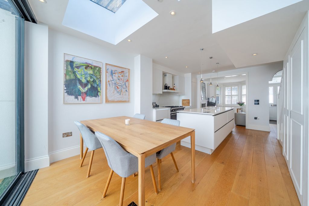 Property photo 2 of 42 1449465-9-69Ea24d...