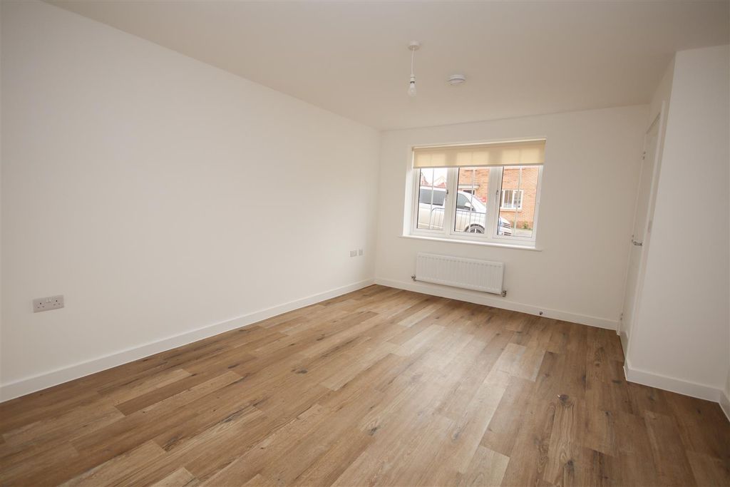 Property photo 2 of 12 Img_0063.Jpg