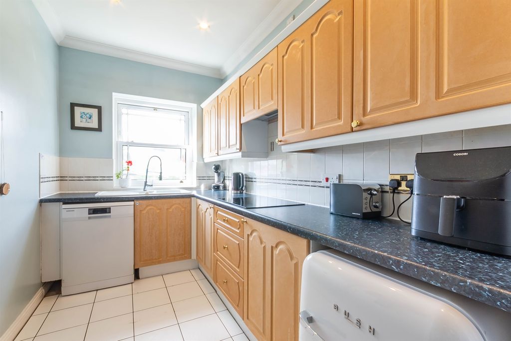 Property photo 1 of 17 Kitchen