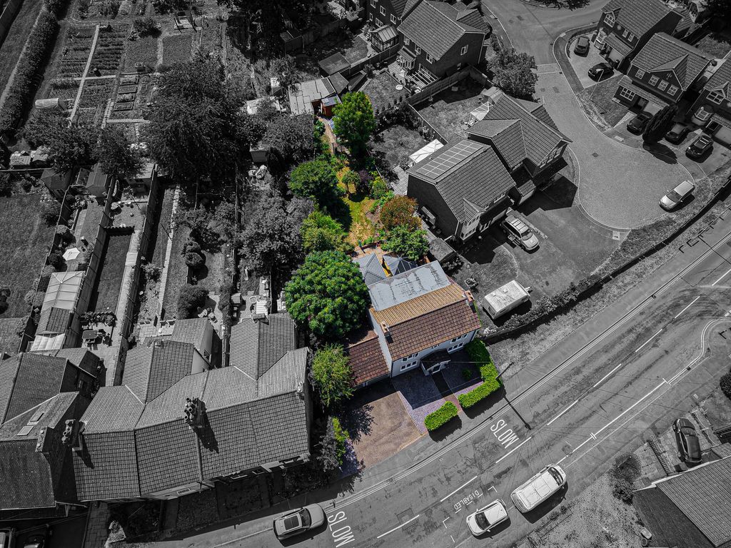 Property photo 2 of 42