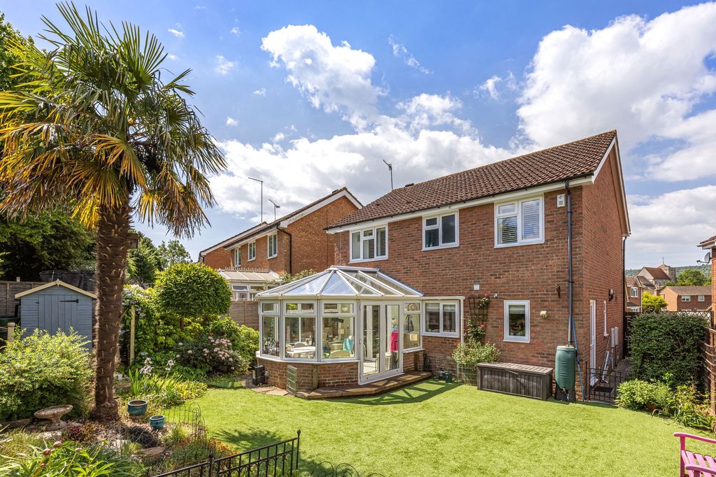 Property photo 2 of 21